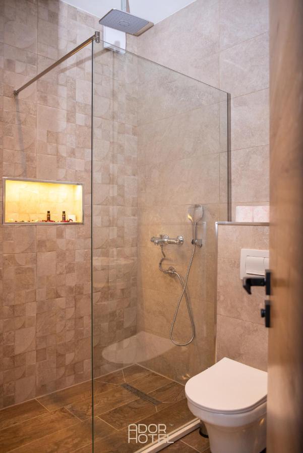 Ador Hotel North Mitrovica Exterior photo